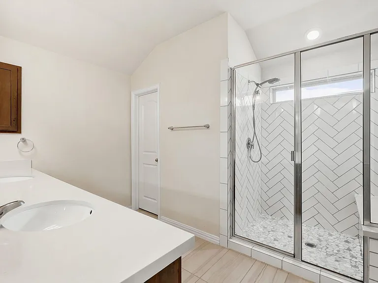 2046 Flametree Ave — Photo 24