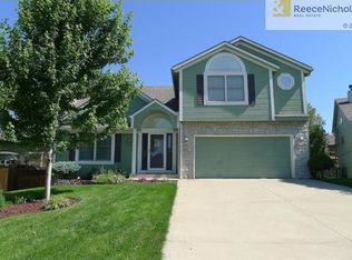 221 NE Paseo Pl, Blue Springs, MO 64014