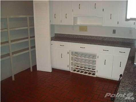 EAT IN KITCHEN