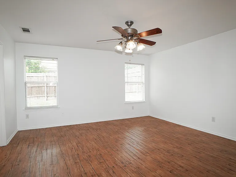 309 Stanford Dr — Photo 17