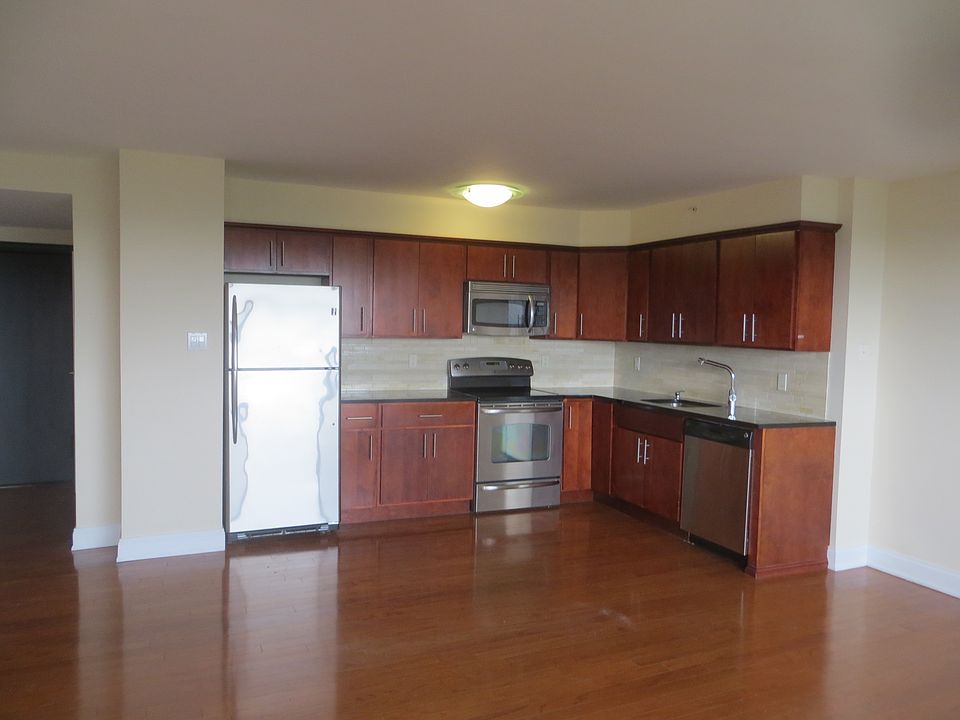 1st image of 60 Parkway Dr E APT 14B