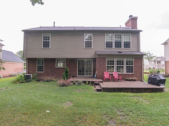 4th image of 3321 Yosemite Dr