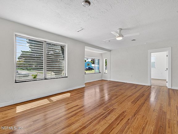 4th image of 2109 ANASTASIA Drive