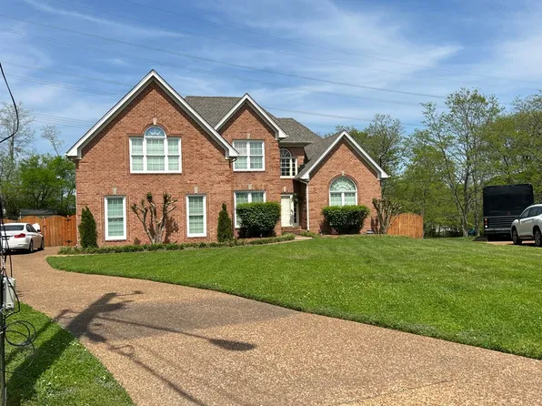 104 Tamaras Ct, Hendersonville, TN 37075