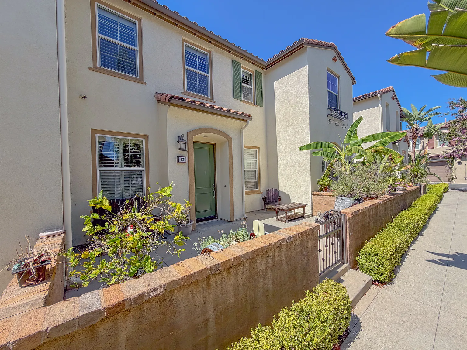 3 bed, 2.5 bath, 1430 sqft, $4,300 — Photo 2