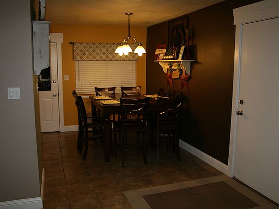 3rd image of 1402 Veterans Park Dr