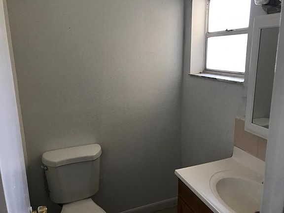 5th image of 773 Lucaya Dr