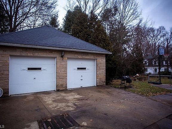 2nd image of 8299 Park Ave