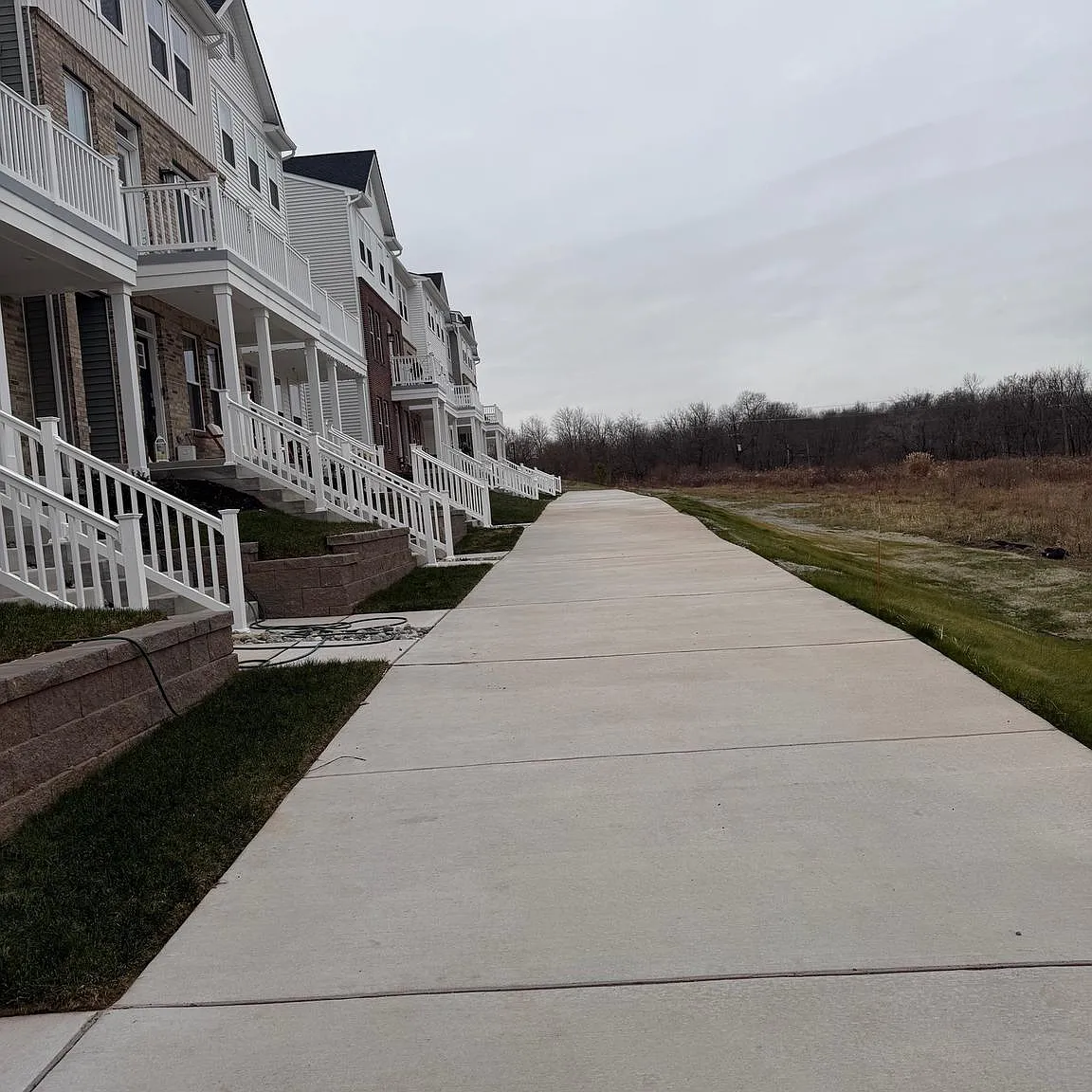 3 bed, 2.5 bath, 1868 sqft, $3,150 — Photo 3