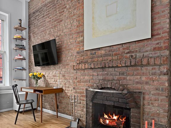 5th image of 405 W 21st St APT 1F