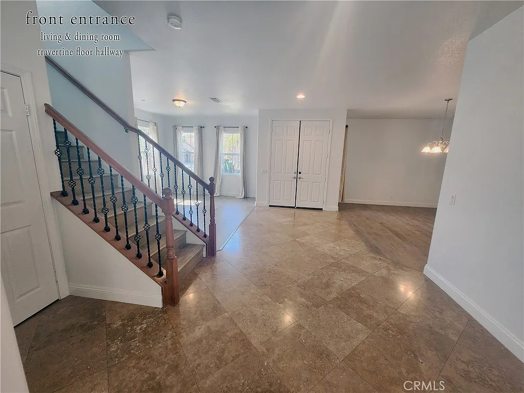 4 bed, 2.5 bath, 3167 sqft, $5,800 — Photo 2