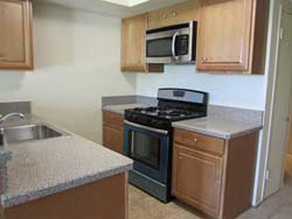 4th image of 160 Evans Ave #9