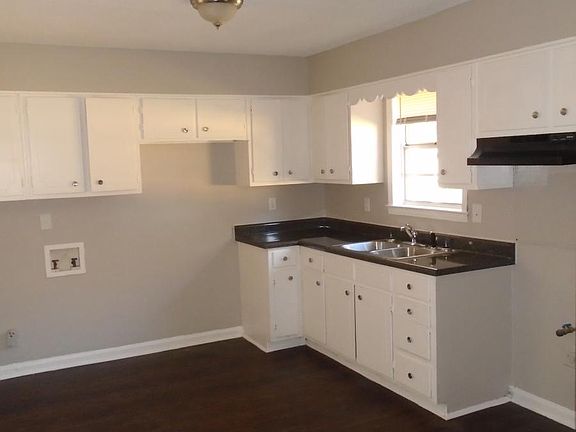 5th image of 2098 Cresthill Dr N