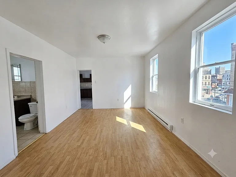 39 Elm St — Photo 2