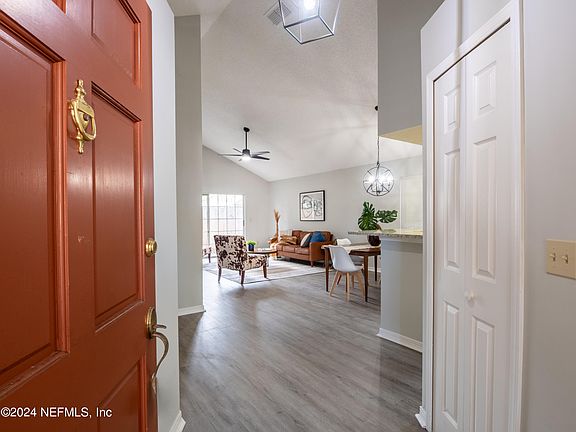 4th image of 7707 LYNCHBURG Court