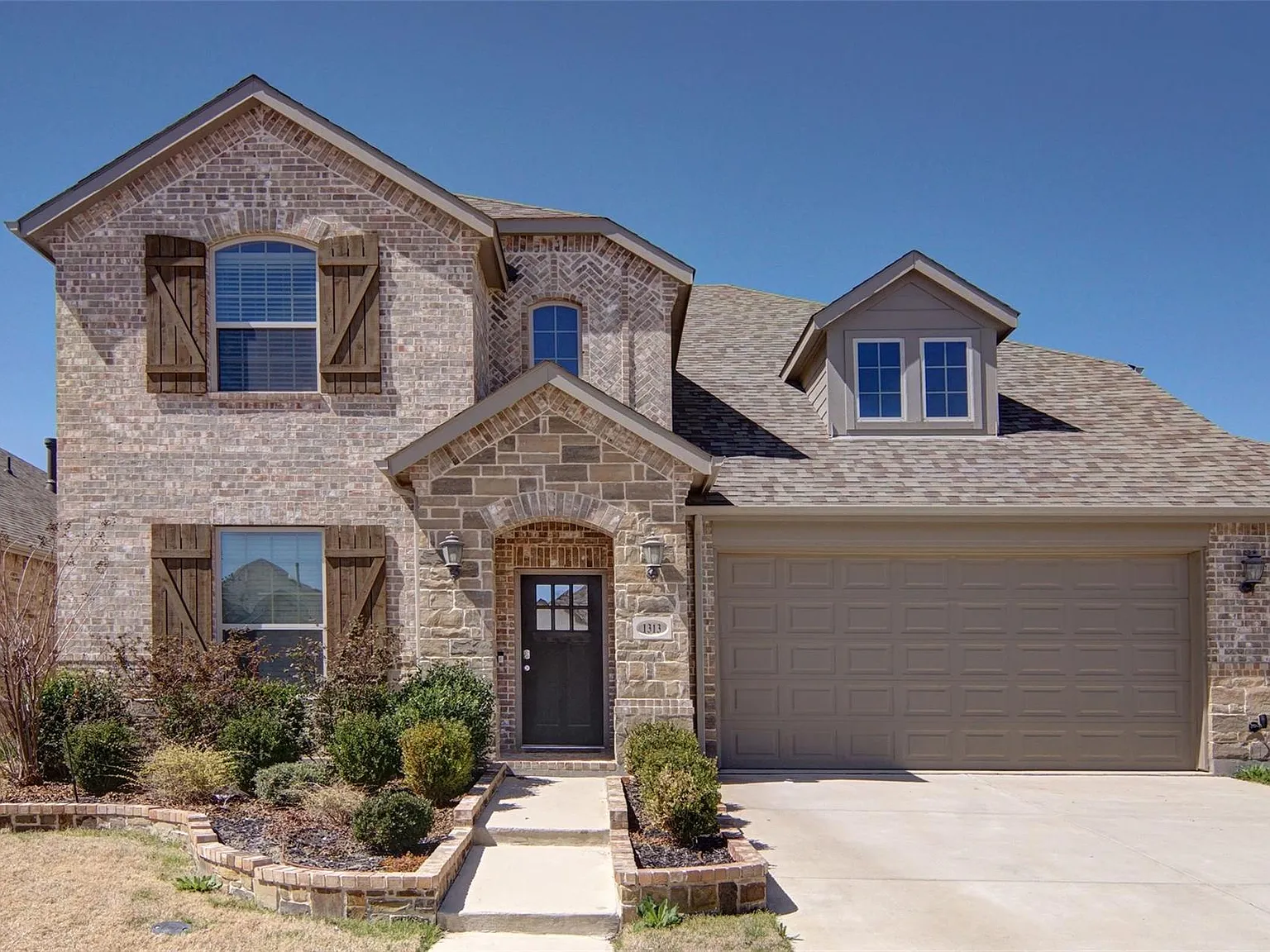 4 bed, 2746 sqft, $3,195 — Photo 1