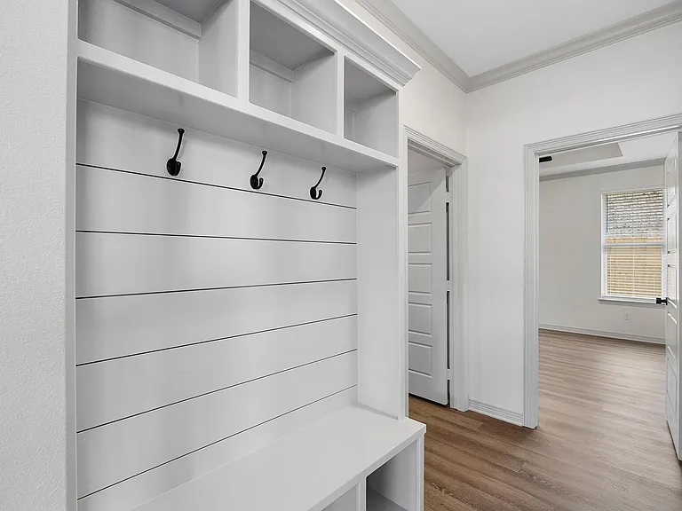 8430 Lakeway Dr — Photo 13