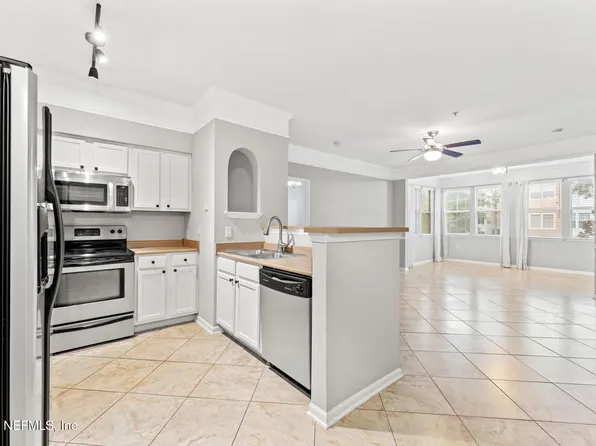 8550 TOUCHTON Road #127, Jacksonville, FL 32216