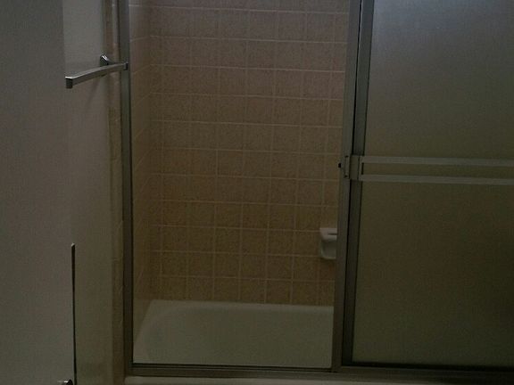 2nd image of 1912 Glendon Ave APT 7
