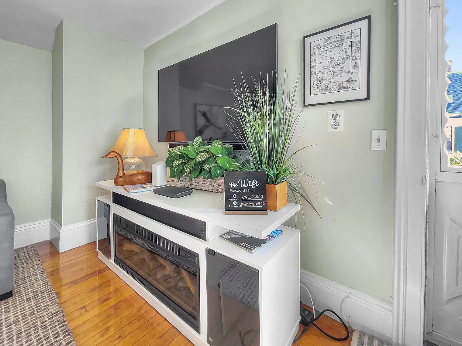 1 bed, 1.0 bath, 742 sqft, $3,499 — Photo 2