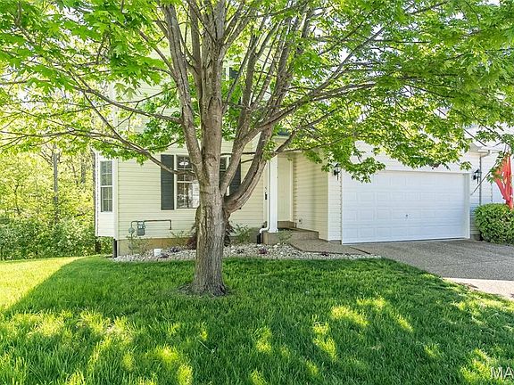 3rd image of 1079 Goss Ct