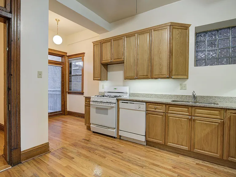 638 W Drummond Pl #1F — Photo 7