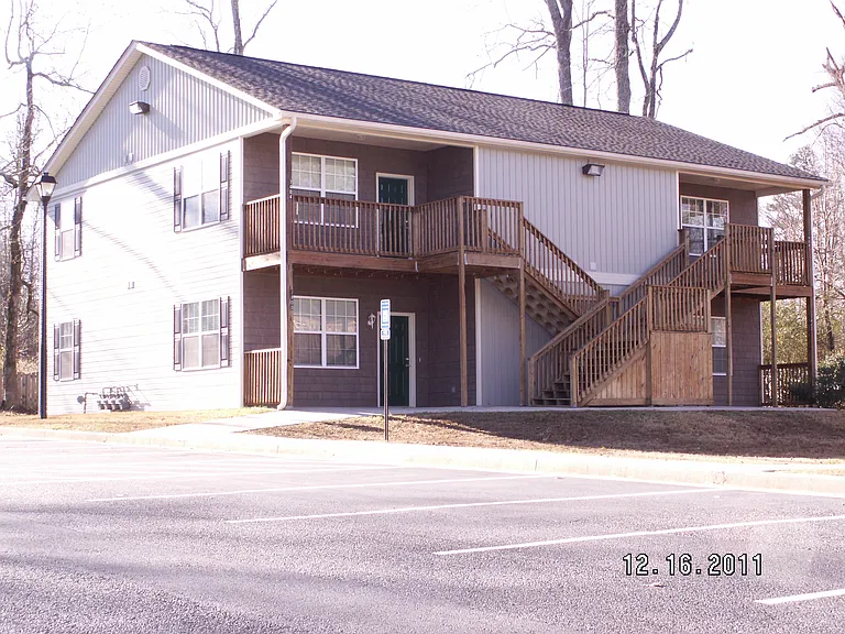 7400 Courtyard Dr #7400 — Photo 16