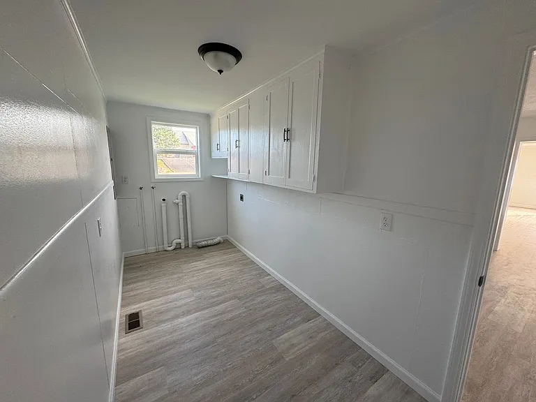 127 NE Benton St — Photo 13
