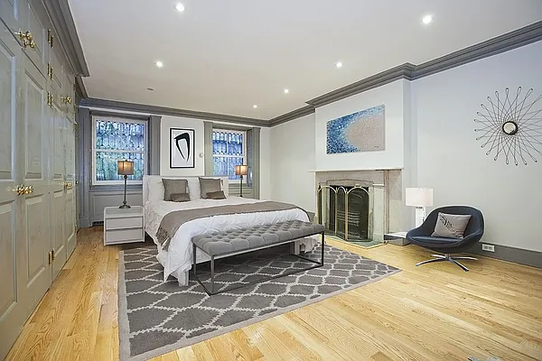 Rented by Avi Nash Associates | media 13