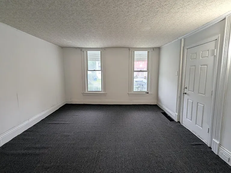 554 Woodlawn Ave #1 — Photo 5