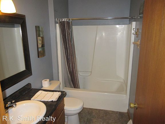 4th image of 2806 Manchester Dr