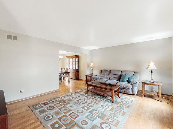 4th image of 1905 Eaton Dr