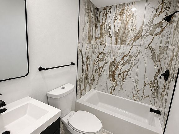 3rd image of 916 Clinton St #203