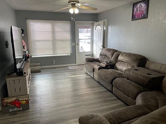 3rd image of 22 E Anchor Dr