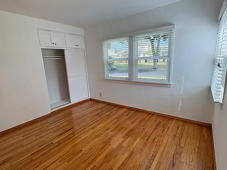 9520 Kennerly St — Photo 17