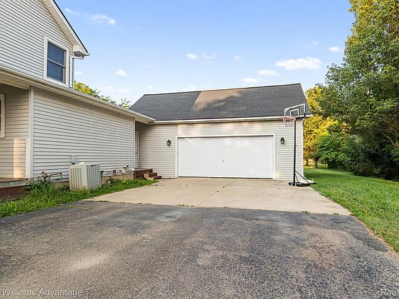 3rd image of 22627 Otter Rd
