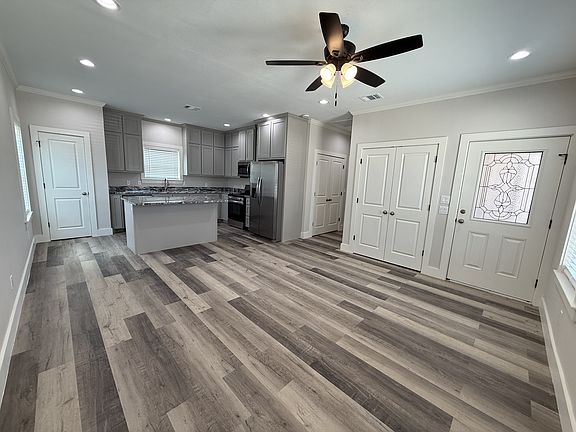 9 foot ceiling plate line helps the home feel more open and spacious