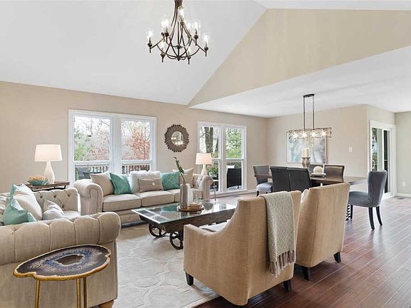 4th image of 2270 Kittridge Ct
