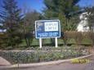 147 Pointe Cir N, Coram, NY 11727