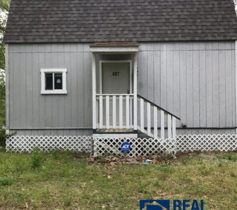 1st image of 807 Arkridge Cir