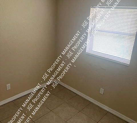 5th image of 721 NE 4th Ave #2