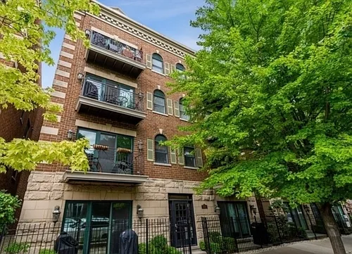 1148 W Roscoe St #4W Photo 1