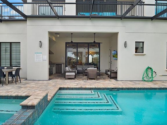 4th image of 1253 Radiant St