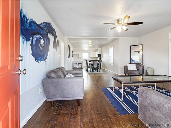 2nd image of 1916 W Union Pl