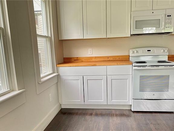 5th image of 144 Cambridge Ave #146