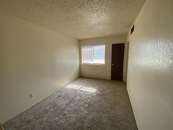 3rd image of 3116 Wayside St