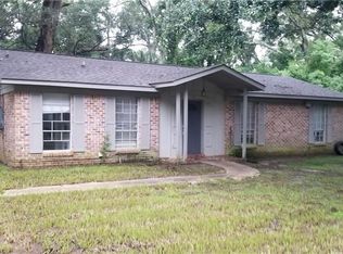 10570 Pine View Dr, Grand Bay, AL 36541