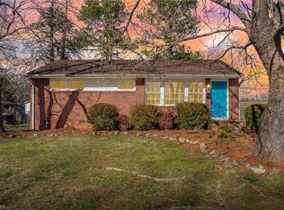 626 Oakgrove Dr, Graham, NC 27253