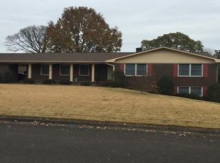 1011 Brentwood Dr, Etowah, TN 37331