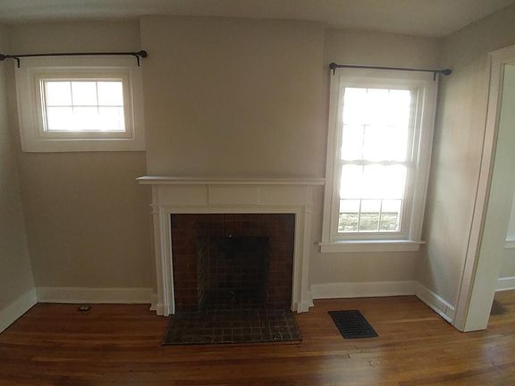 2nd image of 1613 Richmond Ave